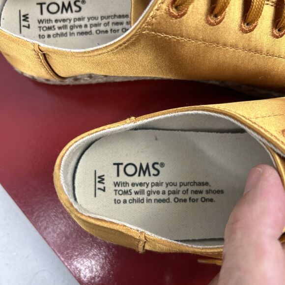 Womens Shoes TOMS Summer Cordones In Metallic Gold Size 7 Lace Up Classy - Picture 6 of 9